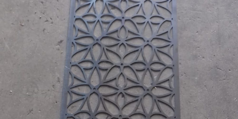 Lazer Kesim Desenli